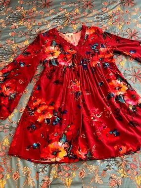 Umgee Pink and Teal Floral V-Neck Tunic with Red Lace Trim